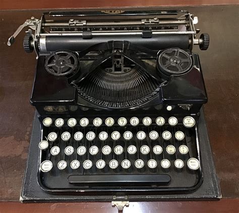 vintage royal portable typewriter islington antiques  interiors
