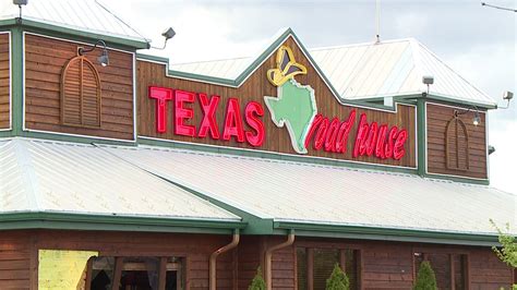 texas roadhouse ceo   salary bonus  pay front  workers