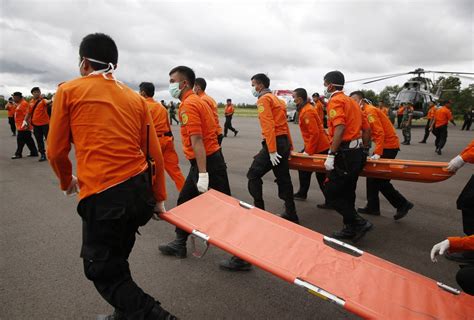 airasia confirms missing plane