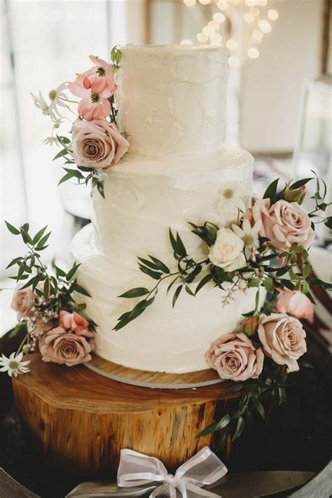 top  simple wedding cakes  budgets   roses rings