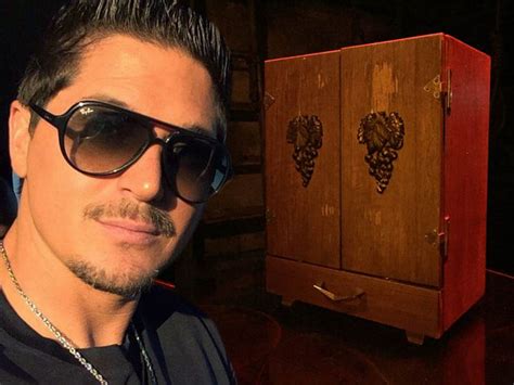 zak bagans is the scared new owner of dybbuk box world s most haunted