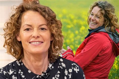 countryfile s kate humble strips naked for freezing cold lake dip and