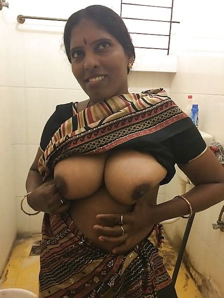 hot sexy aunty nude in saree blouse [ साड़ी वाली भाभी की