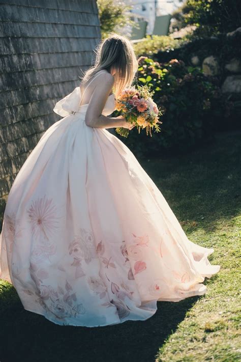 Bridal Gowns Simply Perfect For A Spring Wedding Chic