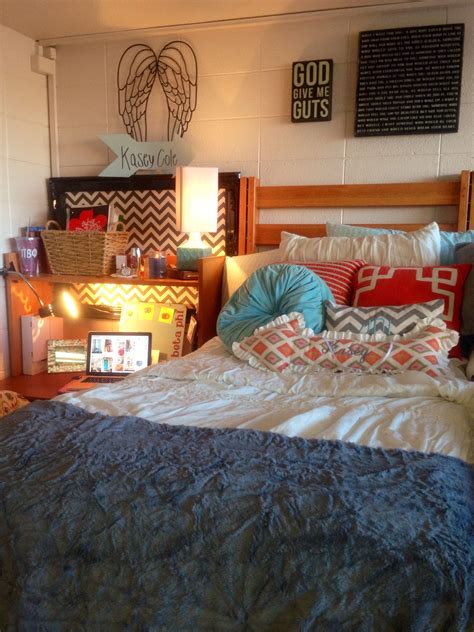 20 college dorm color schemes