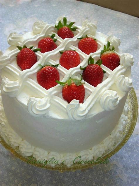 pin de vishakha bang em cakes bolos decorados  morangos bolos