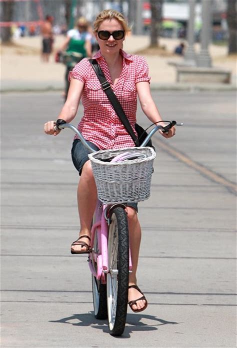 anna paquin anna paquin riding her bike in santa monica