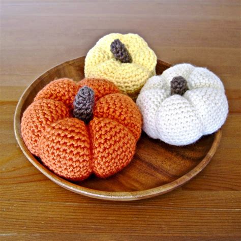 crochet pumpkins pumpkin pattern crochet pumpkin crochet pumpkin