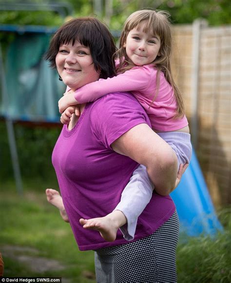 miira dawson claims long term breastfeeding has made her five year old