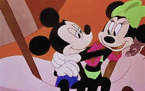 12 Mickey And Minnie Mouse Facts That Will Make You Believe In Love
