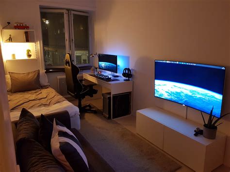gaming setup  bedroom