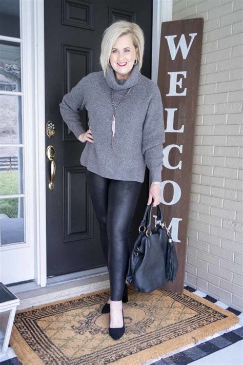wearing faux leather leggings        leather pants women leather