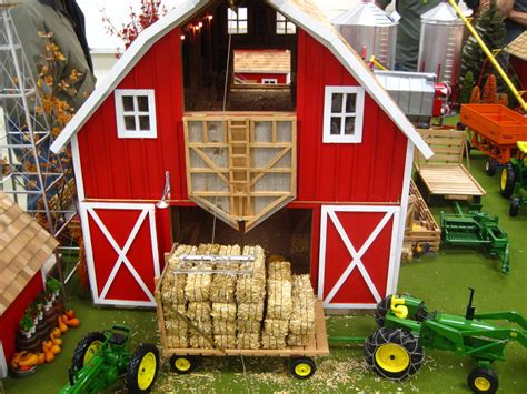 zacs tractors  national farm toy show pictures