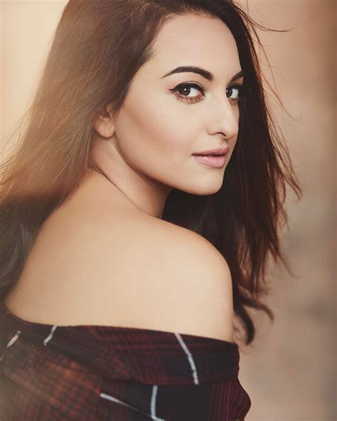 top 50 unseen sonakshi sinha hot photos and hd wallpaper hd images and wallpapers