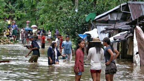 tropical storm kills     flee  shelters