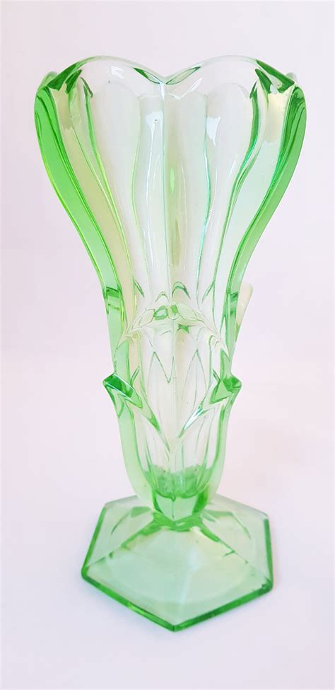 Vintage Art Deco Collectable Green Glass Tulip Vase Truly Etsy