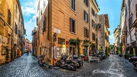 typical district  rome trastevere