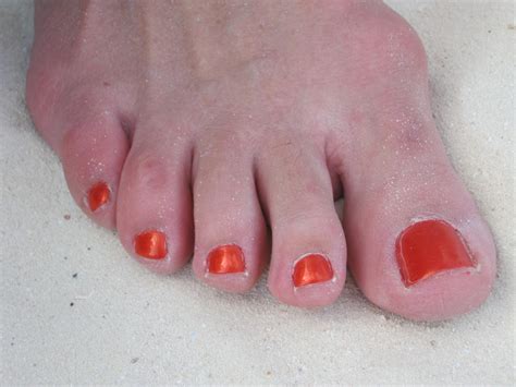 ricas orange toes   feetatjoes  deviantart