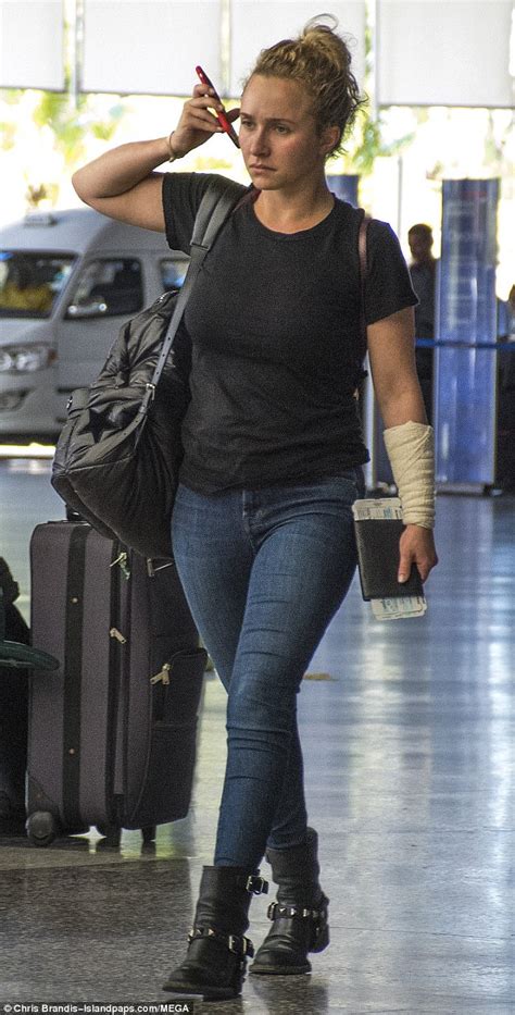 hayden panettiere sports painful  bandage  arm daily mail
