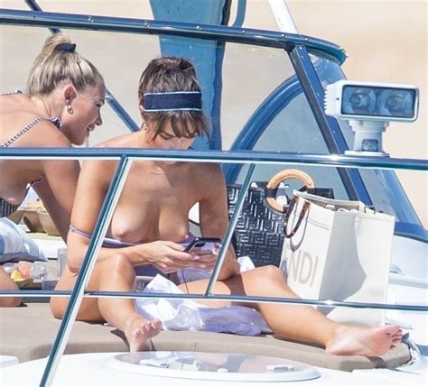 Celebrity Nudeflash Picture 2020 11 Original Olivia Culpo Topless
