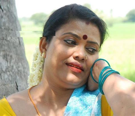 tamil actress hot photos without dress minu kurian hot in saree photos 1