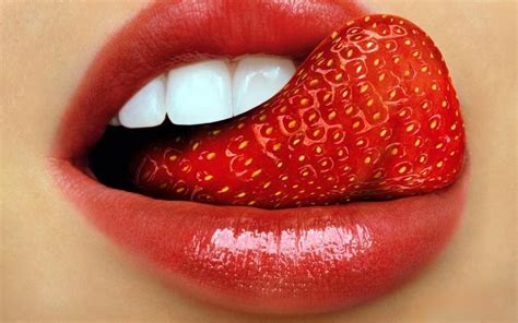 red lips wallpaper  wallpoper