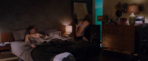 Naked Natalie Portman In No Strings Attached