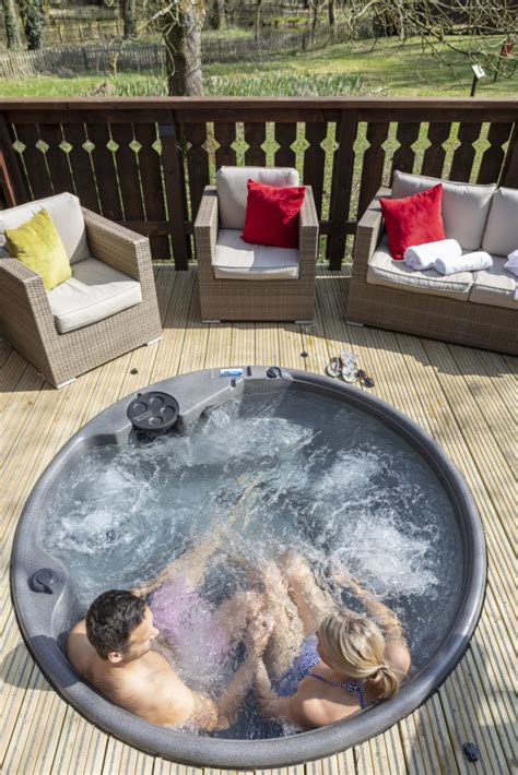 news hot tub glamping   whitemead forest park