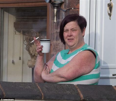 benefits street star white dee has a go at stand up daily mail online