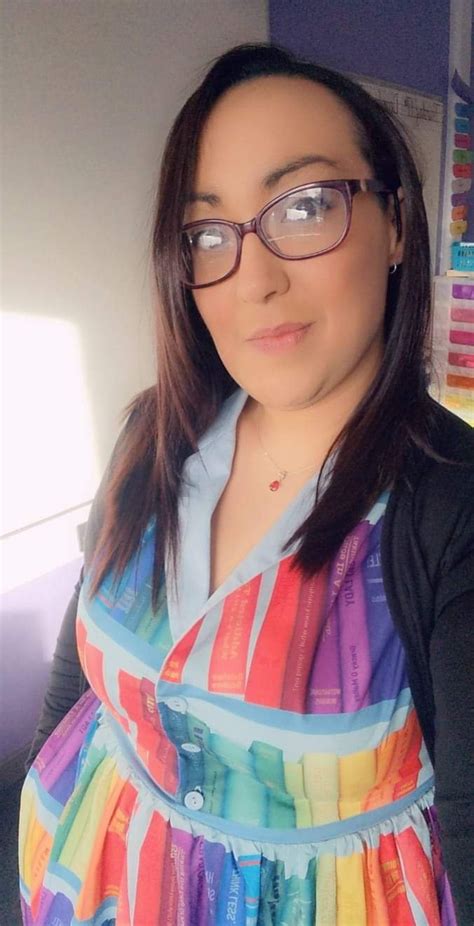 Lesbian Teacher Is Now Out To Her Class After She Hid It 15 Years Ago