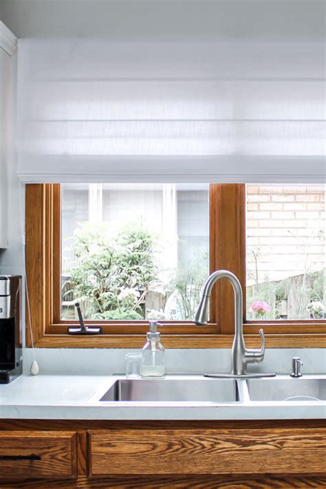 selecting   kitchen window treatments   sink   kitchen window treatments