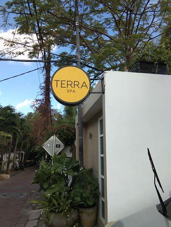 terra spa wellness seminyak
