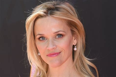Reese Witherspoon Stars In New Unscripted Series Shine On With Reese