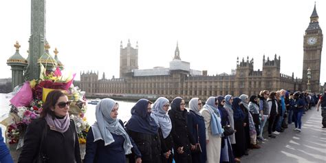 Women Joined Hands On Westminster Bridge During Vigil Business Insider