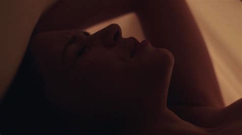 nude video celebs alexis knapp sexy the dorm 2014