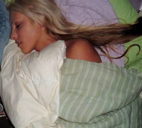 Sleeping Hotties 44 Pics Nuffy