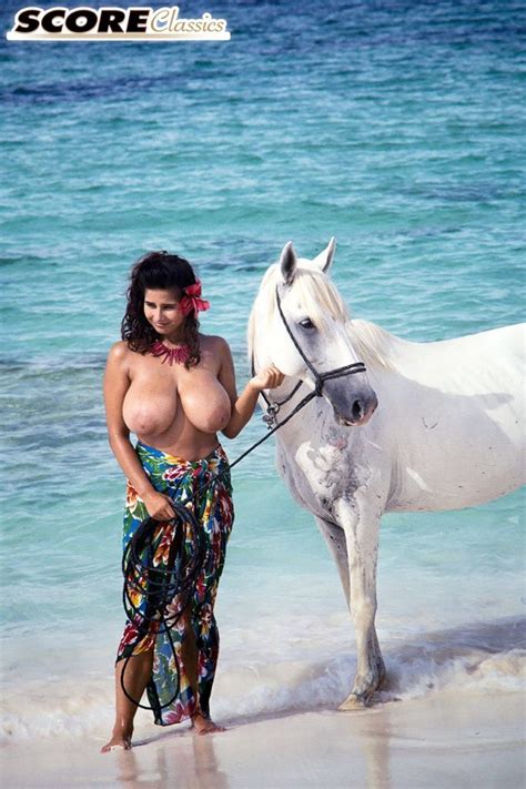 chloe vevrier nude beach score classics curvy erotic