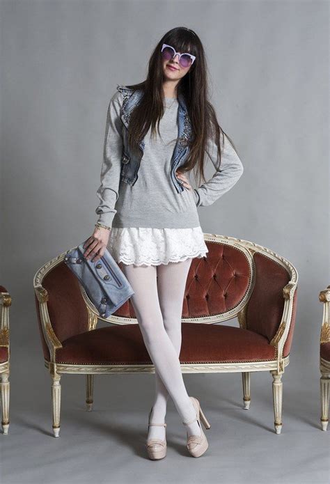 20 Cute Outfits To Wear With White Tights Leggings This Season With