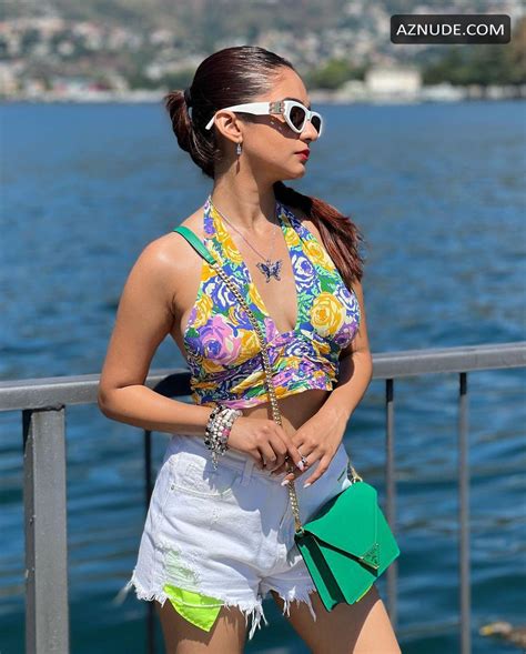 Anushka Sen Visits Famous Lake Of Como Looks Droolworthy In White