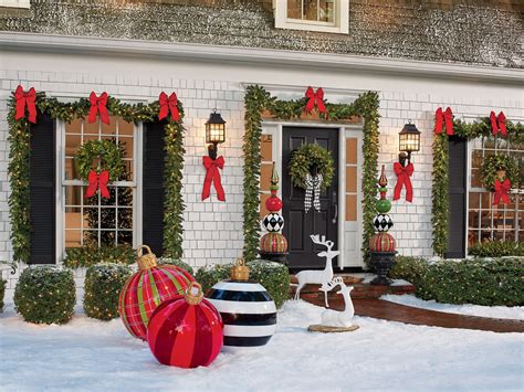 christmas porch decorations  holly jolly  grandin road blog