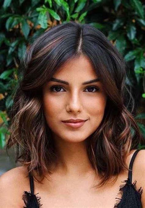 30 Medium Length Hairstyles For Round Faces Best Medium Length Hairstyles