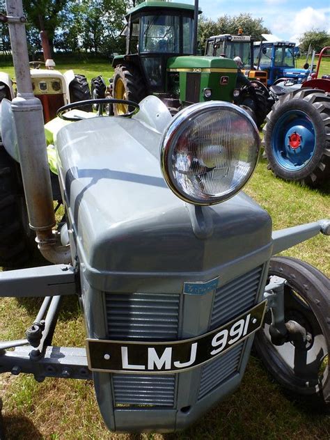 Pin By Gmis On Ford Fordson Ferguson Tractors In 2020