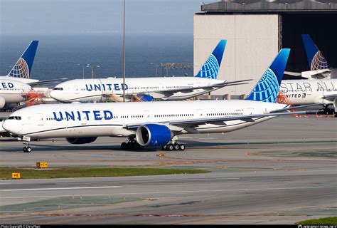 nu united airlines boeing  er photo  chris phan id  planespottersnet