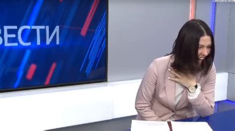 Russian State Tv Anchor Cant Contain Laughter Over Size Of Social