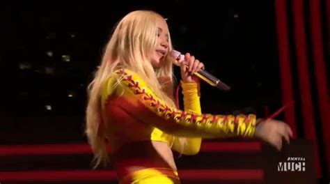 sing iggy azalea by much find and share on giphy