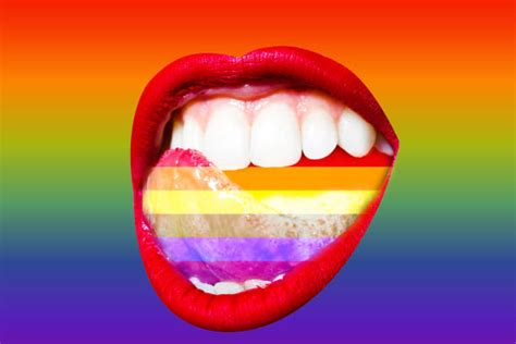 10 fotos bilder und lizenzfreie bilder zu lesbian tongue kiss istock