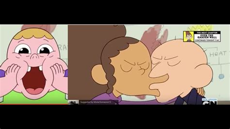 Sumo And Chealsea Kiss Clarence Youtube