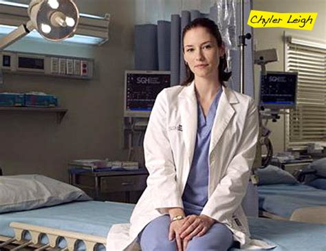 spoiler alert grey s anatomy star chyler leigh spills lexie grey