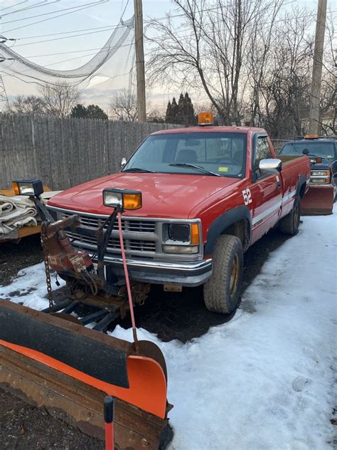 snow plow trucks  sale  left     chevys  western plows  sale  wilmette