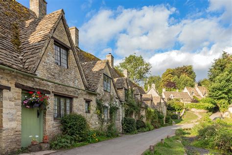 picturesque villages  wiltshire stay    beautiful villages